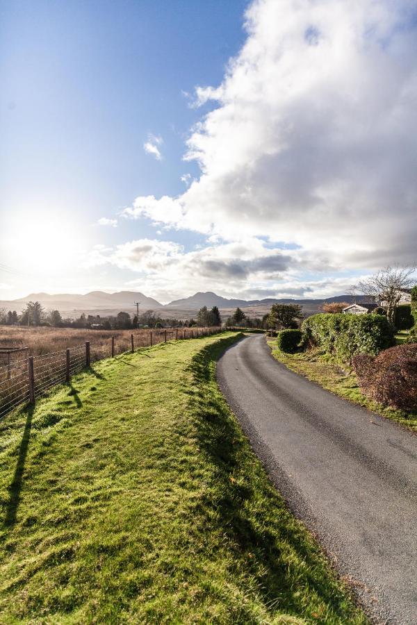 Welsh Retreat 2 Bedroom Log Cabin - Seren Property Trawsfynydd Buitenkant foto